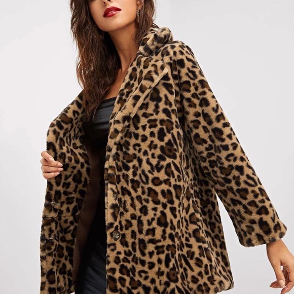 SALE!! LAST ONE☝️-🎉🎉HP!!🎉Vintage Inspired Faux Leopard Print Coat - Picture 2 of 8
